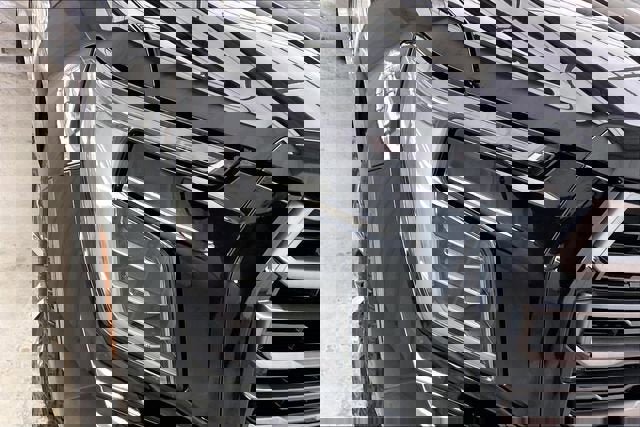 Certified 2025 GMC Yukon XL AT4 Ultimate image 26