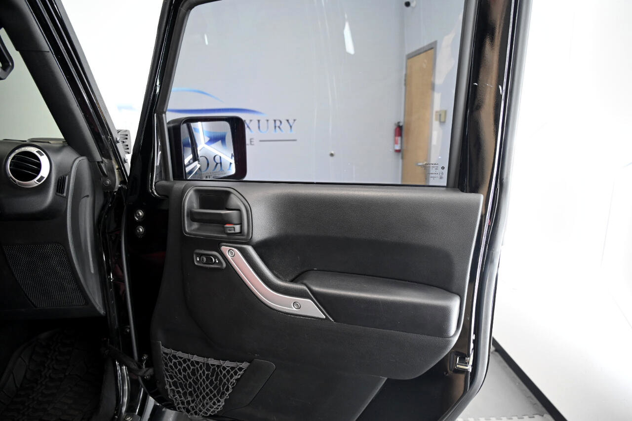 Used 2018 Jeep Wrangler Unlimited Rubicon w/ Cold Weather Group image 21