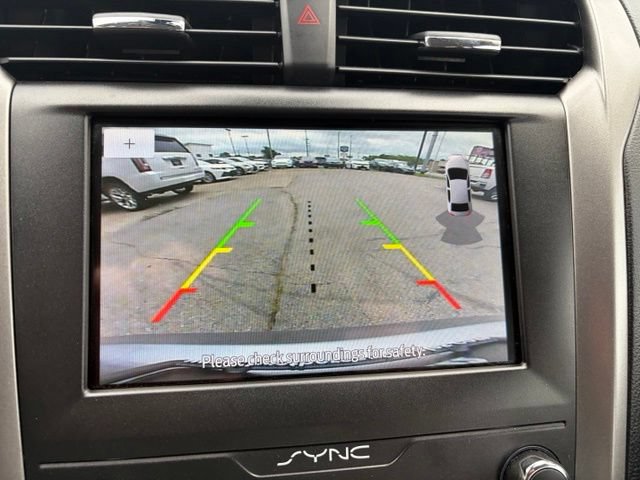 Used 2020 Ford Fusion SE FWD image 23
