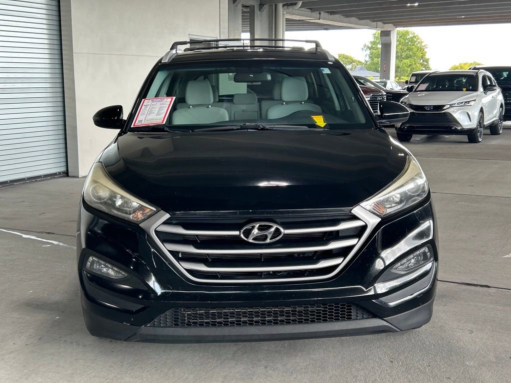 Used 2017 Hyundai Tucson SE video 2