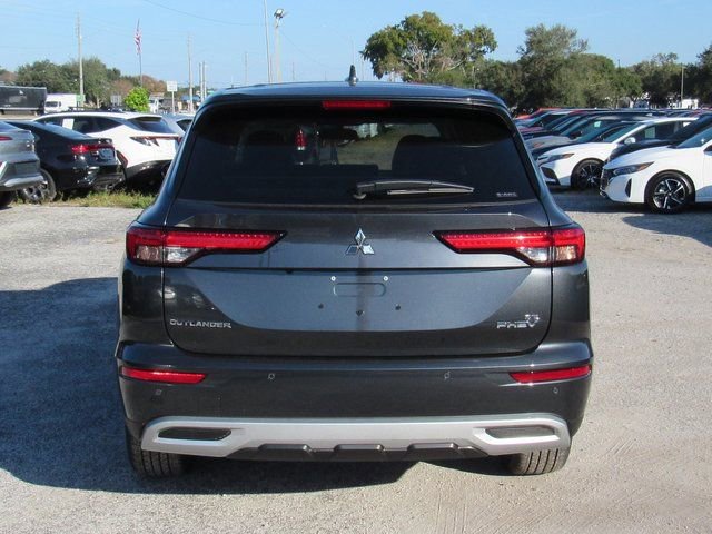 New 2025 Mitsubishi Outlander SE image 4