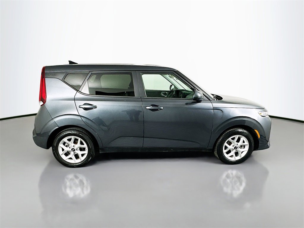 Used 2022 Kia Soul LX w/ Technology Package image 8