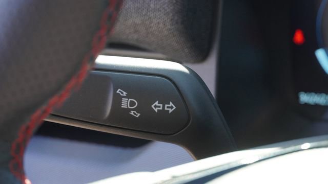 Used 2025 Ford Explorer ST-Line image 30