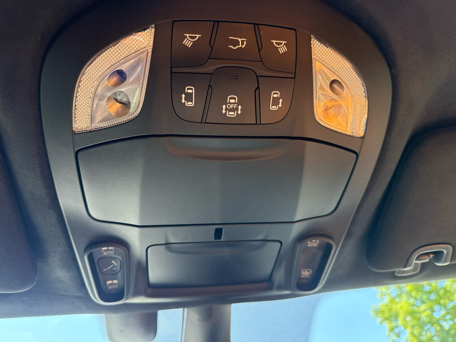 Used 2021 Chrysler Pacifica Pinnacle AWD/4WD image 29