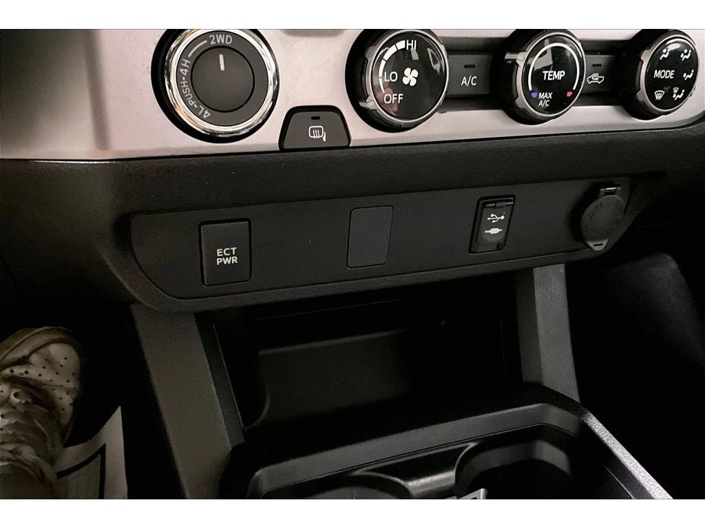 Used 2017 Toyota Tacoma SR5 w/ Tow Package image 35