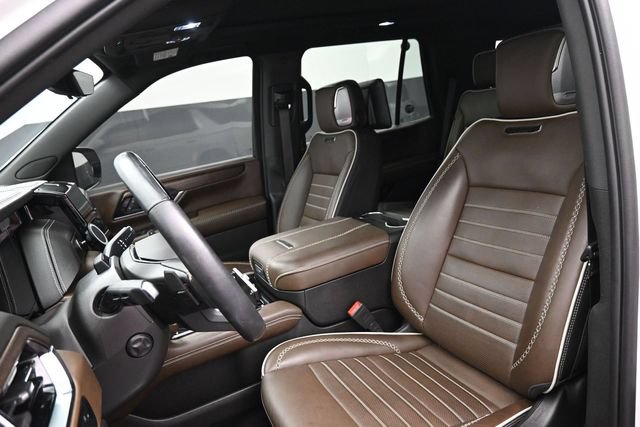 Used 2025 GMC Yukon Denali Ultimate AWD/4WD image 17