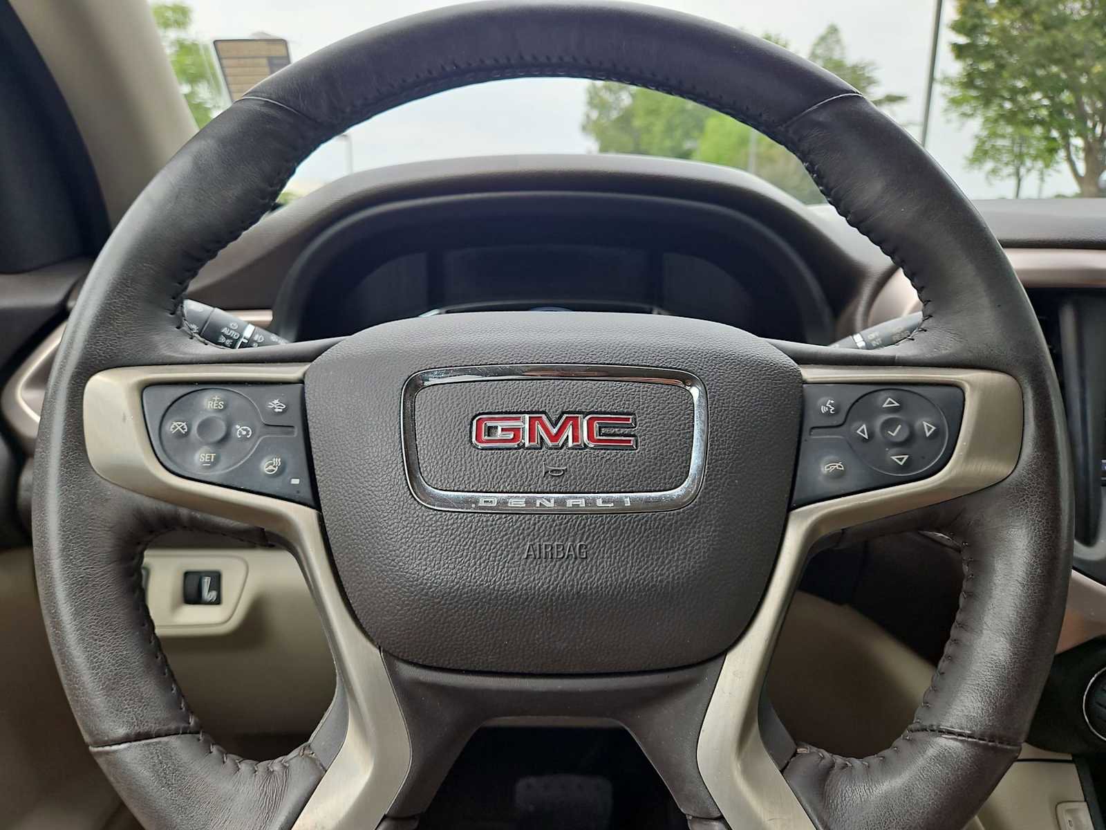 Used 2017 GMC Acadia Denali w/ Technology Package FWD image 25