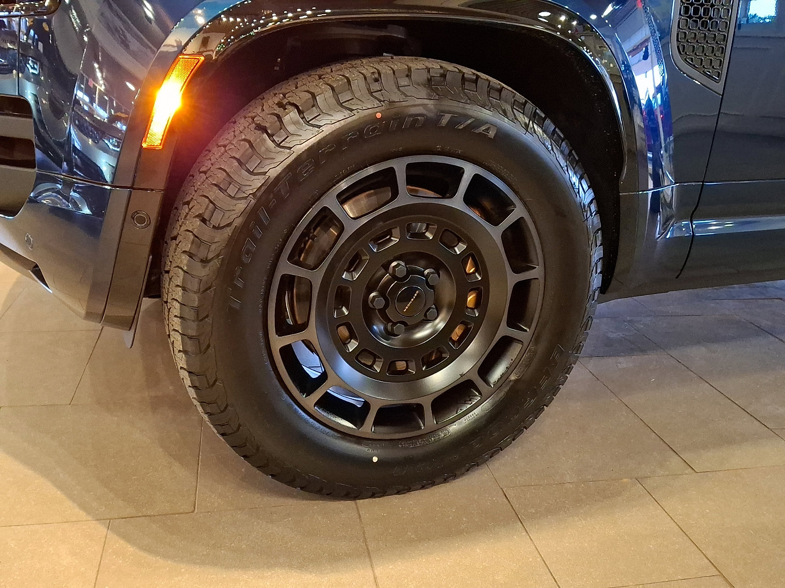 New 2026 Land Rover Defender 110 OCTA image 2