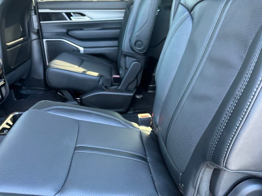 New 2025 Jeep Wagoneer L Series II w/ Convenience Group I image 20