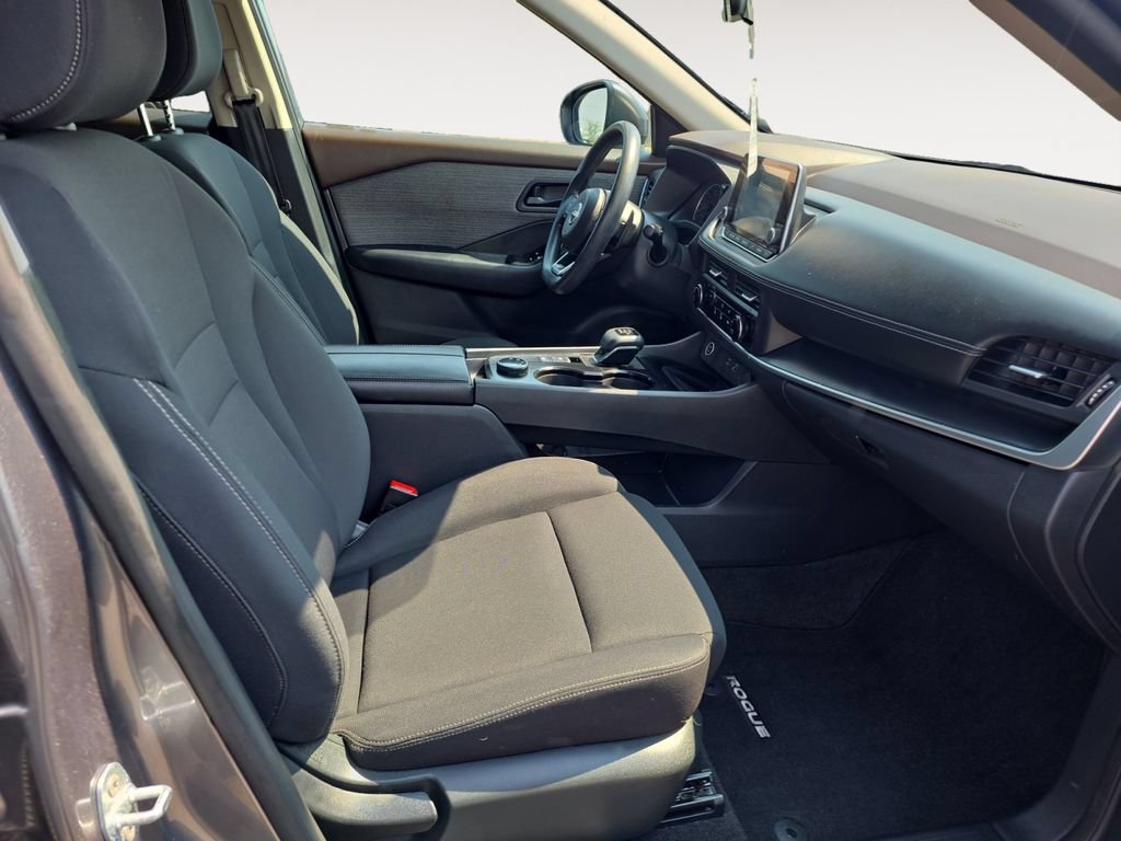Used 2023 Nissan Rogue S AWD/4WD image 10