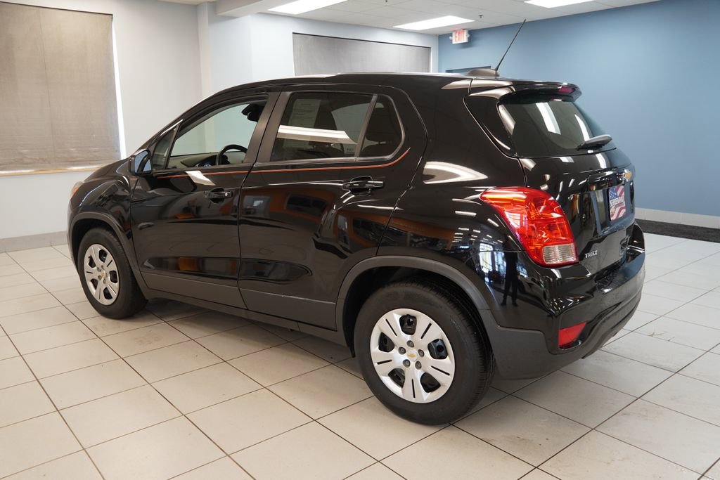 Used 2018 Chevrolet Trax LS FWD image 7