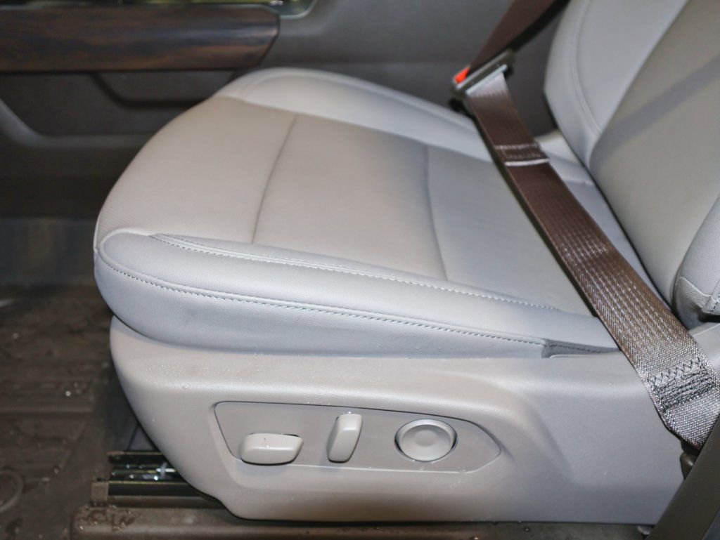 New 2026 GMC Sierra 3500 SLT w/ SLT Premium Package image 6