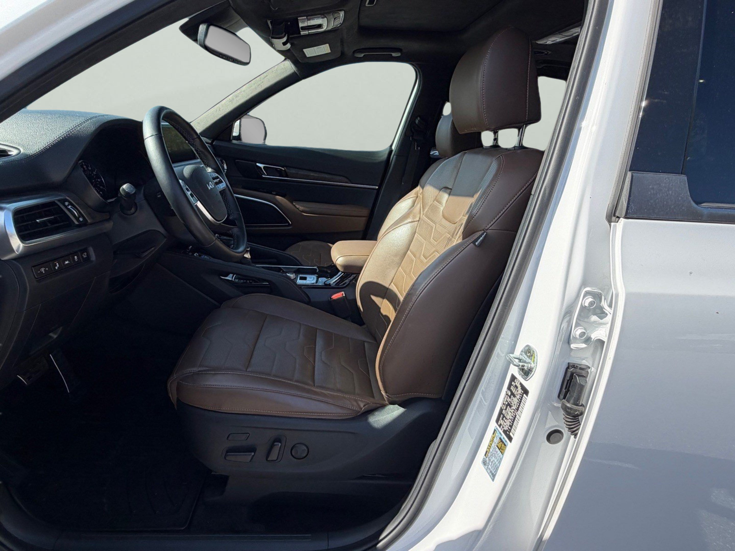 Used 2022 Kia Telluride SX w/ SX Prestige Package AWD/4WD image 15