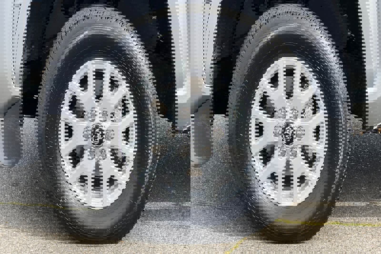 Certified 2025 Toyota Tacoma SR5 image 27