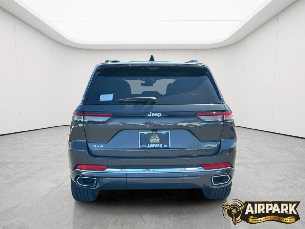 New 2025 Jeep Grand Cherokee Overland w/ Adv Protech Group III AWD/4WD image 4