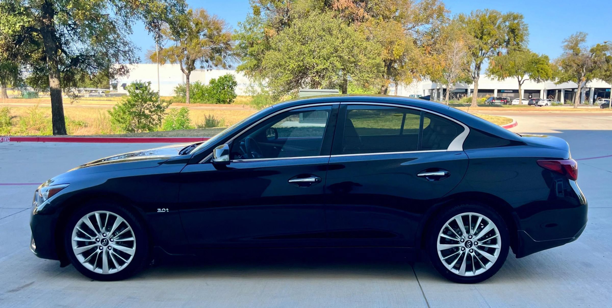 Used 2019 INFINITI Q50 Luxe w/ Essential Package (3.0T Luxe) RWD image 9