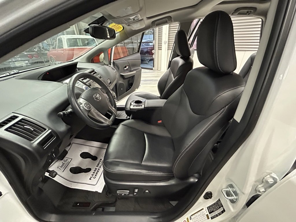 Used 2016 Toyota Prius V Five image 52