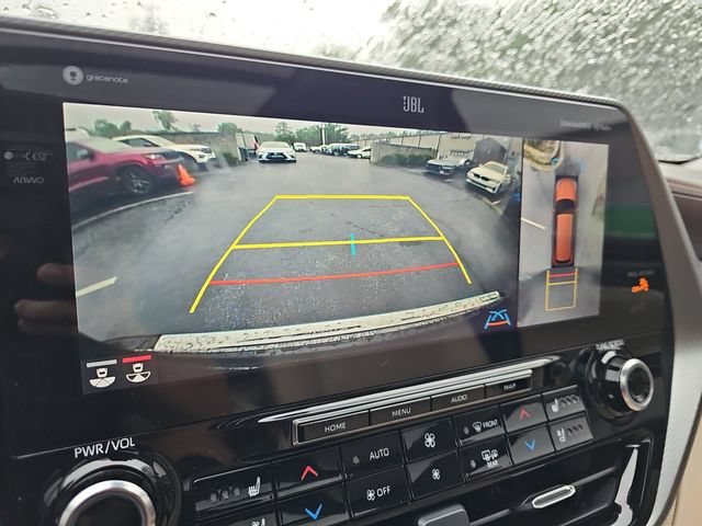 Used 2021 Toyota Highlander Platinum FWD image 28