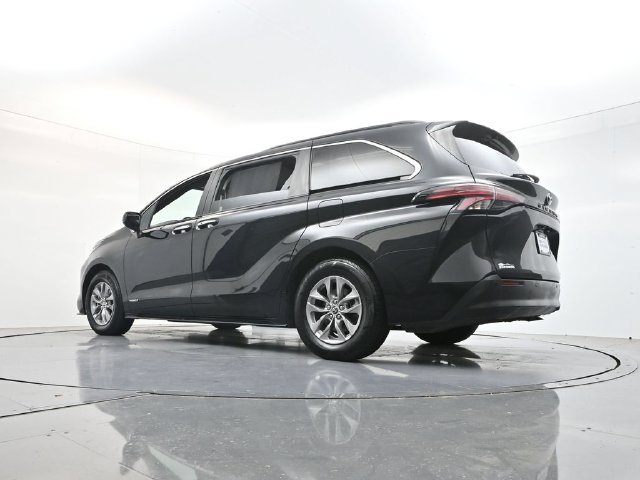 Used 2021 Toyota Sienna XLE FWD image 47