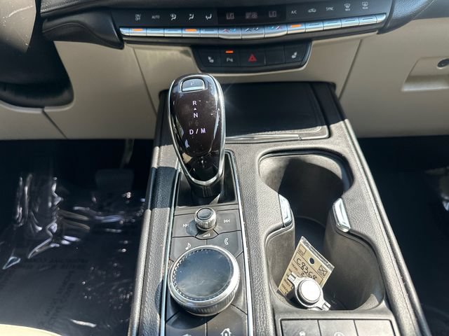 Used 2023 Cadillac XT4 Luxury w/ LPO, Onyx Lite Package AWD/4WD image 24