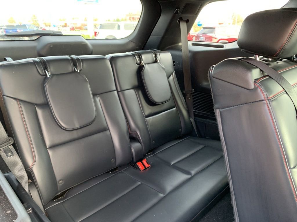 Used 2025 Ford Explorer ST-Line w/ ST-Line Street Pack image 13