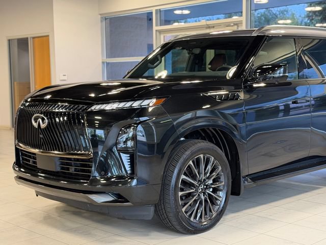 Used 2025 INFINITI QX80 Autograph w/ Premium Cargo Package AWD/4WD image 3