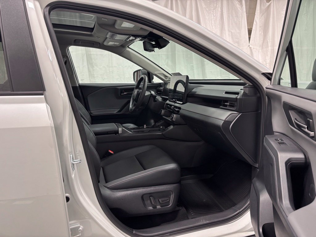 Used 2026 Toyota RAV4 Limited AWD/4WD image 53