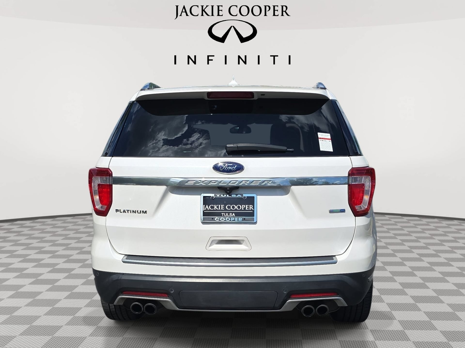 Used 2018 Ford Explorer Platinum AWD/4WD image 6