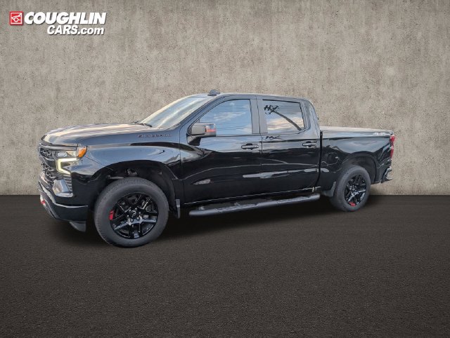 Used 2025 Chevrolet Silverado 1500 RST w/ Redline Edition AWD/4WD image 4