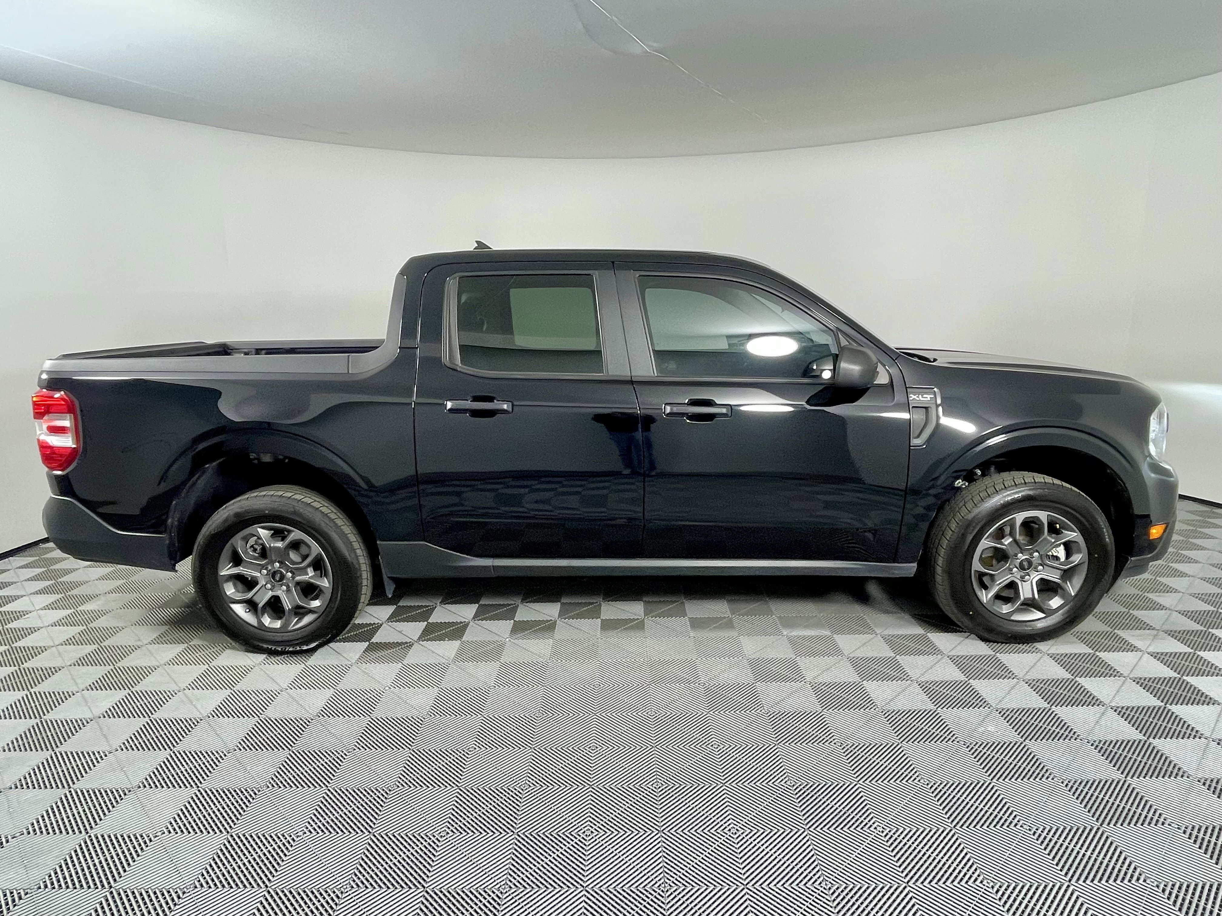 Used 2023 Ford Maverick XLT image 6