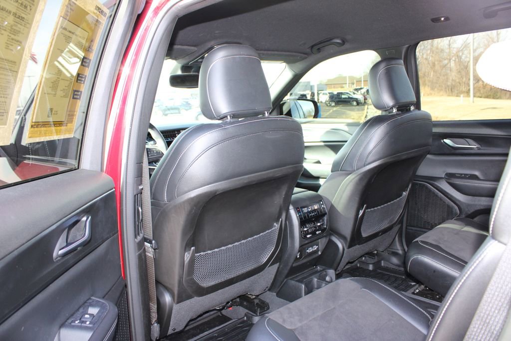 Used 2023 Jeep Grand Cherokee L Laredo image 26