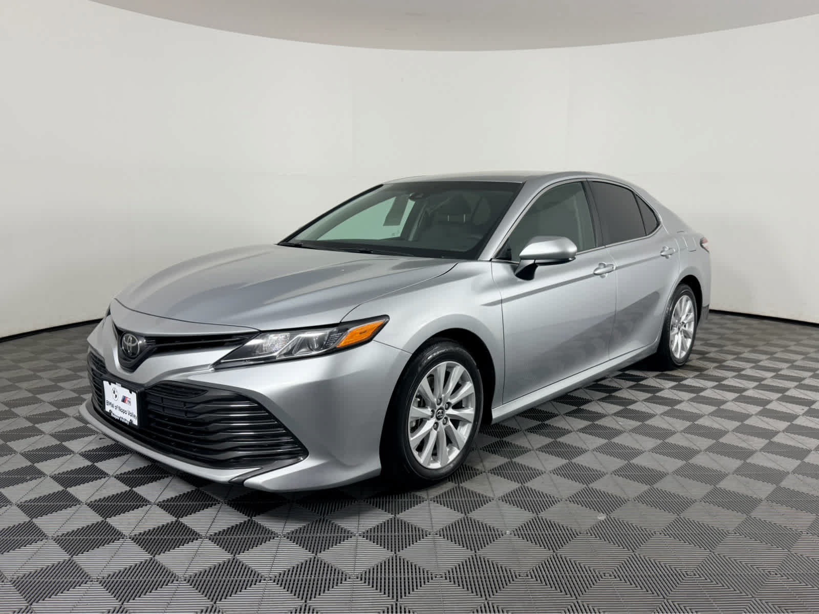 Used 2018 Toyota Camry LE FWD image 7