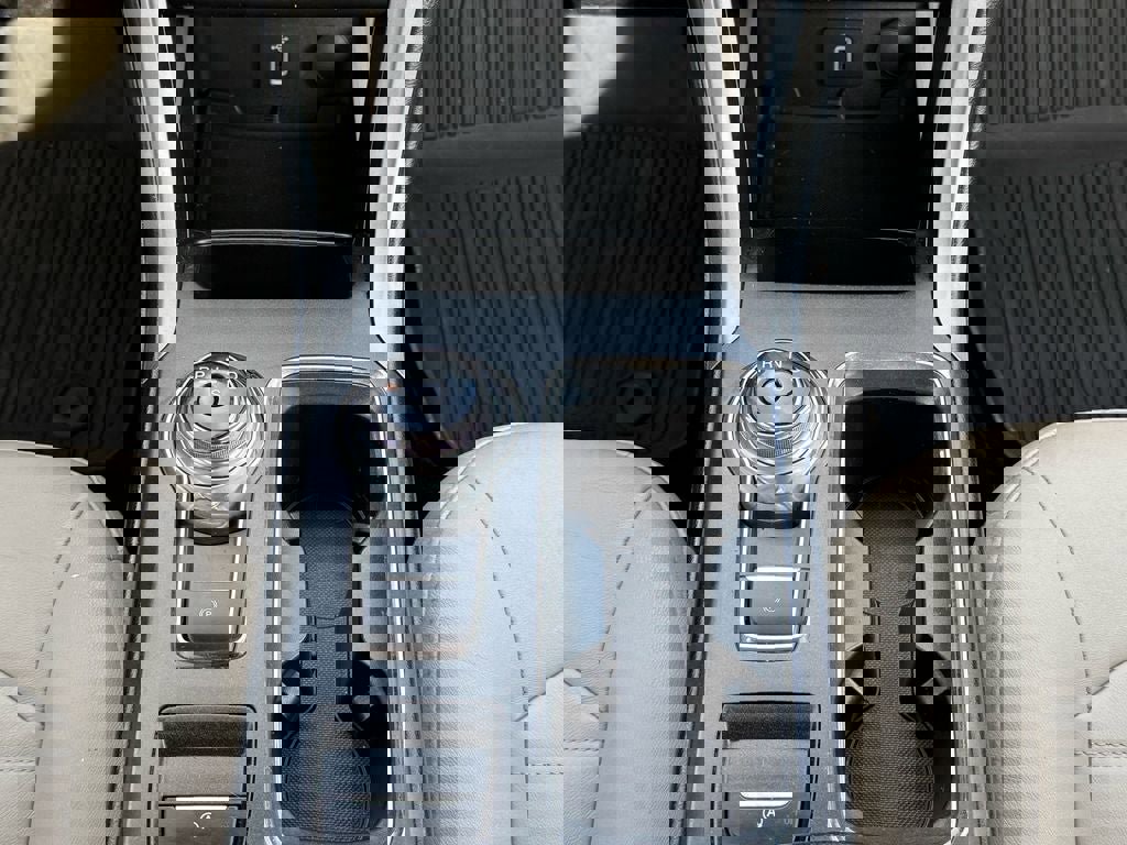 Used 2017 Ford Fusion SE w/ Fusion SE Technology Package image 27