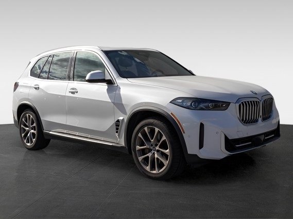 Used 2024 BMW X5 xDrive50e image 6