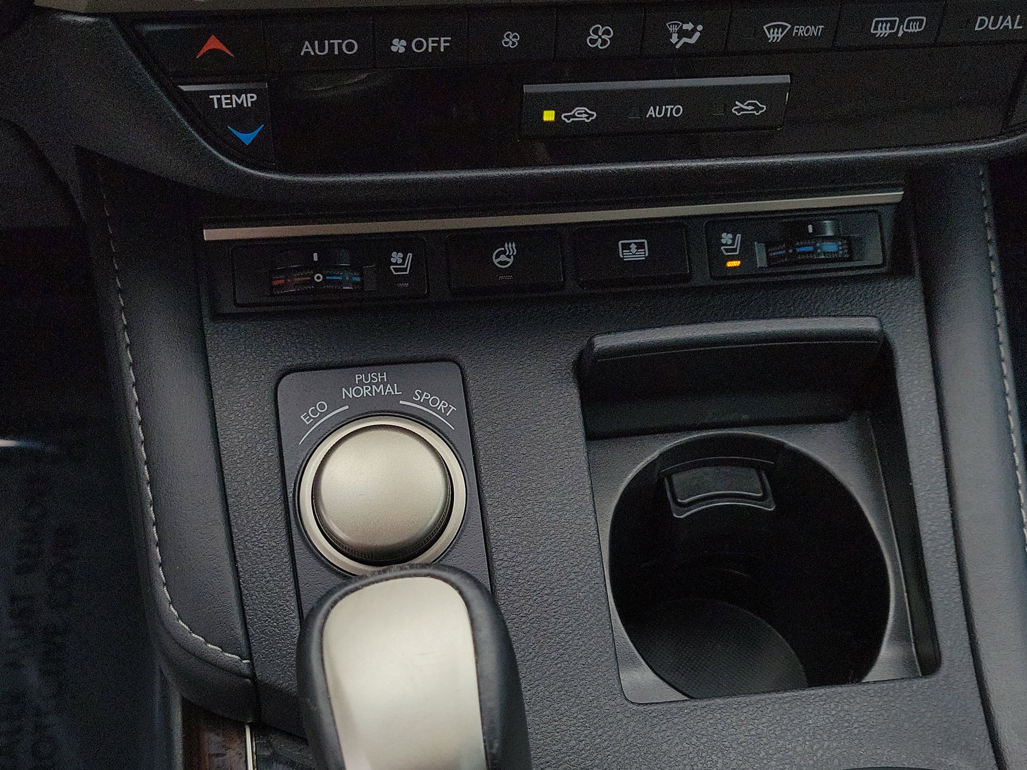 Used 2016 Lexus ES 350 w/ Ultra Luxury Package image 27