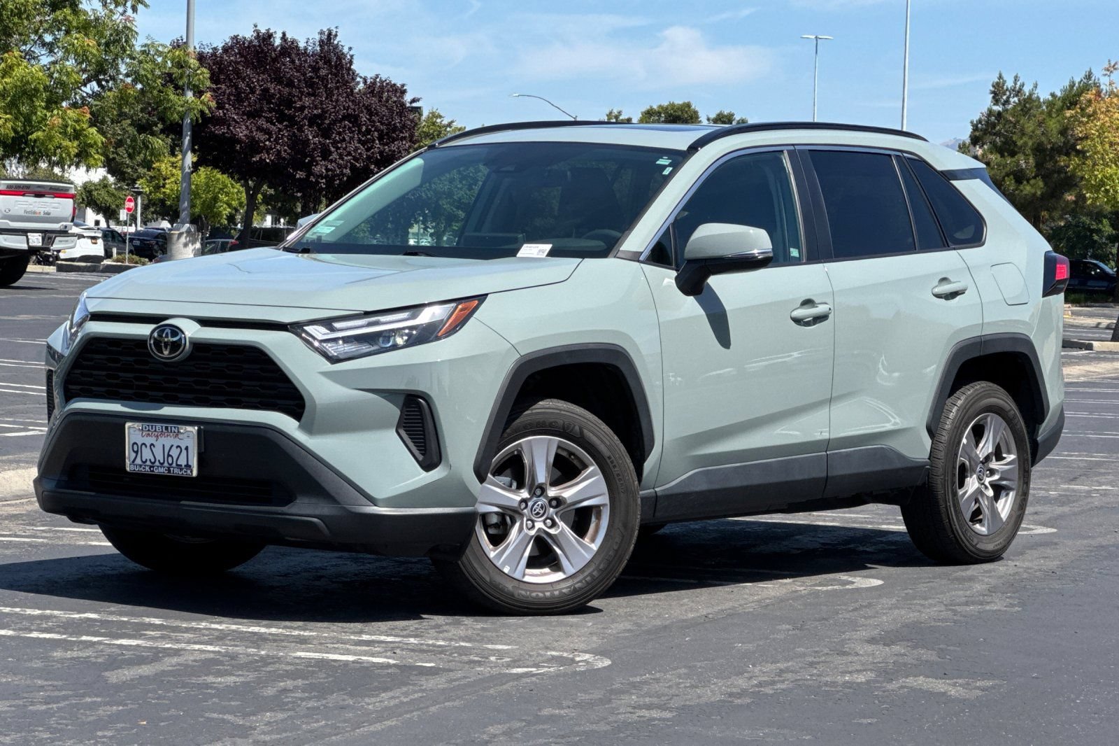 Used 2022 Toyota RAV4 XLE w/ Convenience Package AWD/4WD image 8