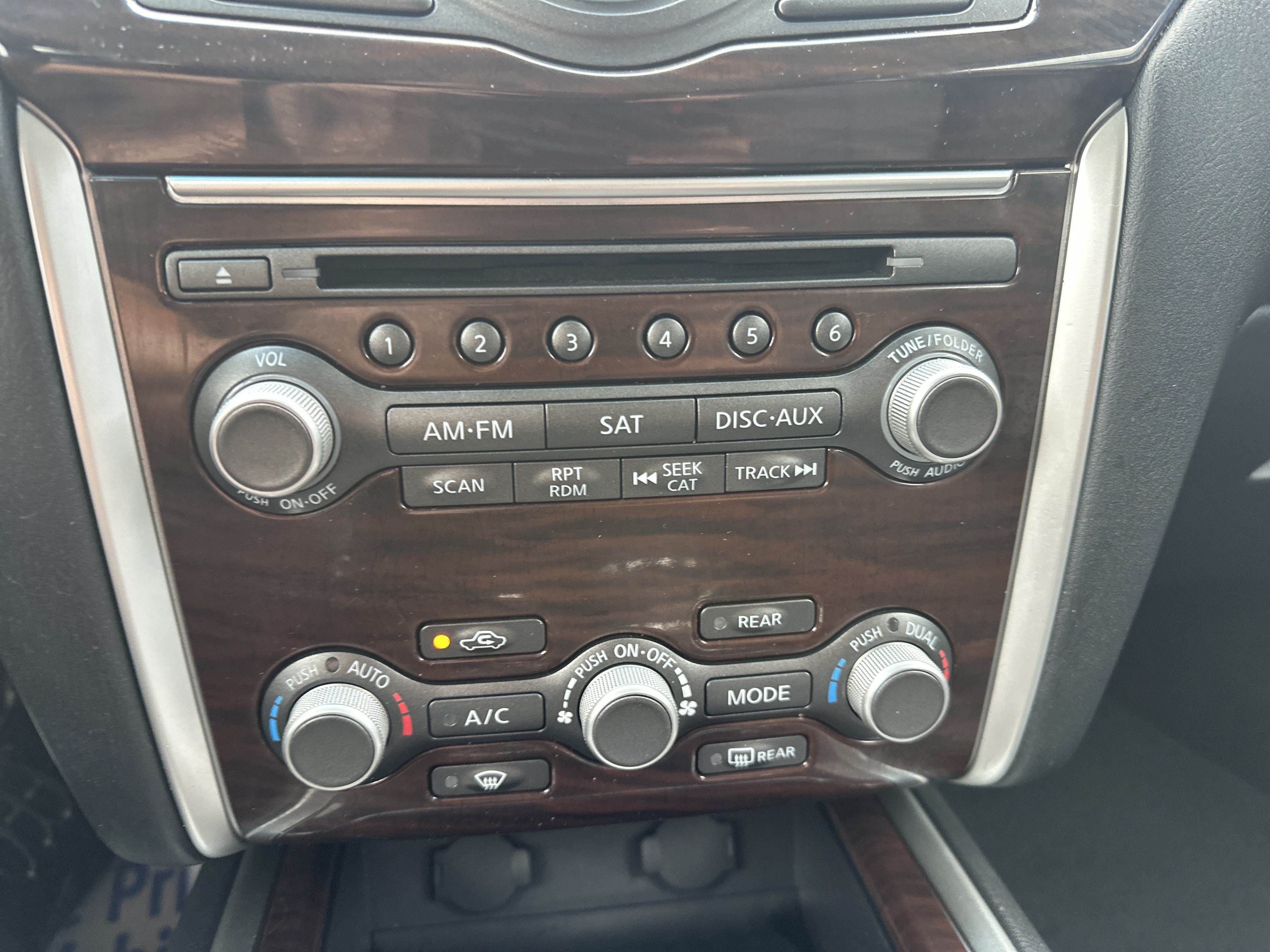 Used 2016 Nissan Pathfinder SL w/ SL Premium Package AWD/4WD image 14