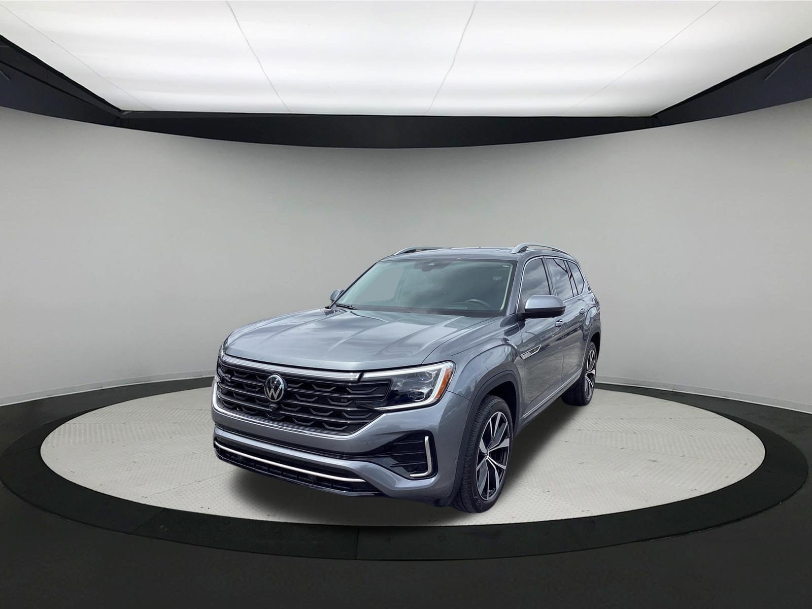 Used 2024 Volkswagen Atlas SEL Premium R-Line AWD/4WD image 4