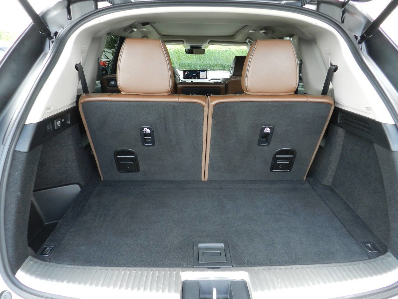 Used 2022 Acura MDX SH-AWD w/ Advance Package image 17