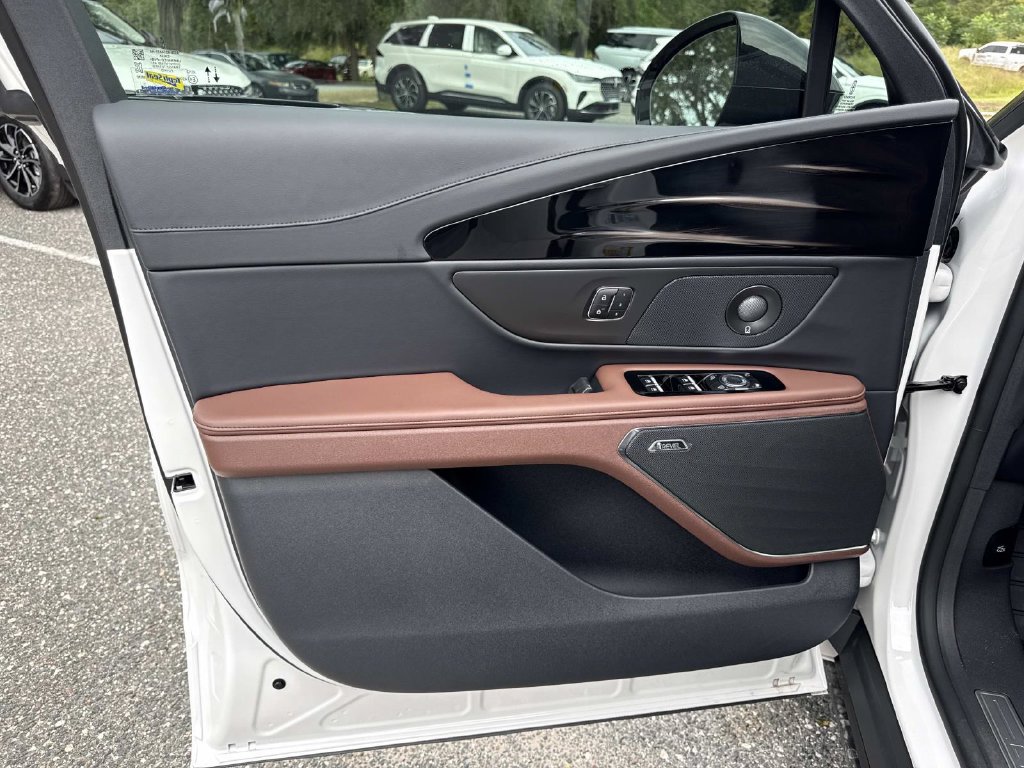 New 2026 Lincoln Nautilus Reserve AWD/4WD image 18