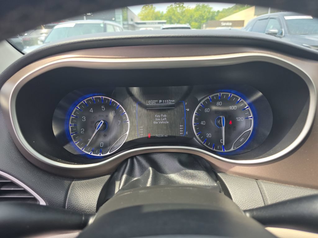 Used 2023 Chrysler Voyager LX FWD image 17