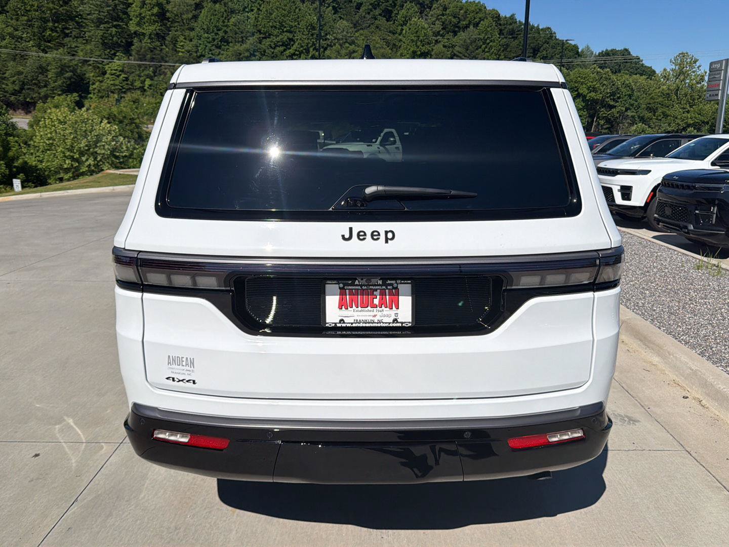 New 2026 Jeep Grand Wagoneer L Summit AWD/4WD image 4