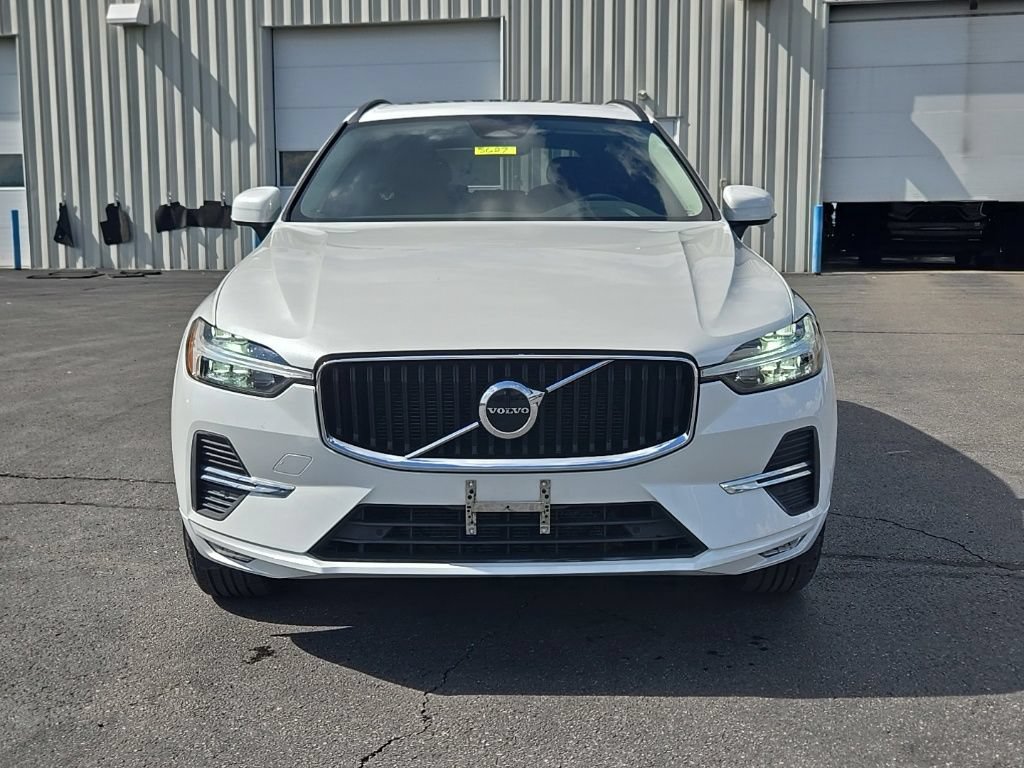 Used 2022 Volvo XC60 B5 Momentum AWD/4WD image 2