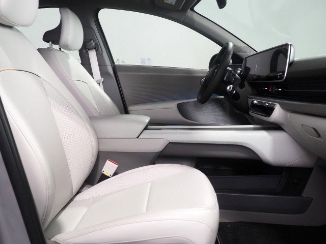 Used 2025 Hyundai Ioniq 6 SEL RWD image 14