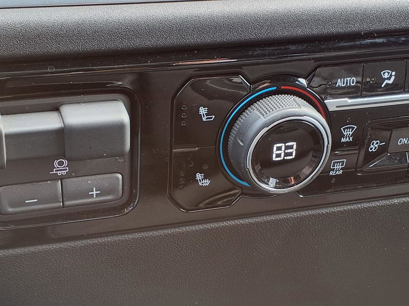 Used 2025 Chevrolet Silverado 2500 LT w/ Convenience Package image 14