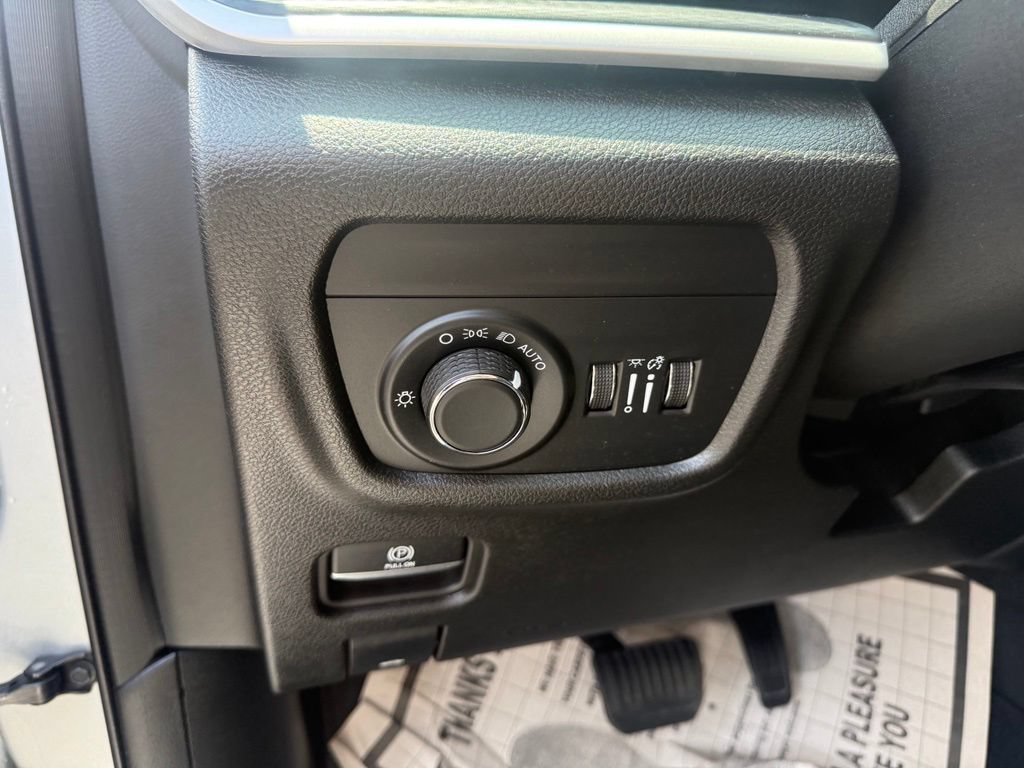 Certified 2024 Jeep Grand Cherokee L Altitude AWD/4WD image 18