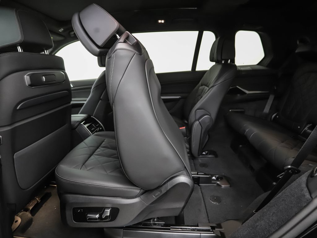 Used 2027 BMW X7 xDrive40i w/ M Sport Package AWD/4WD image 25