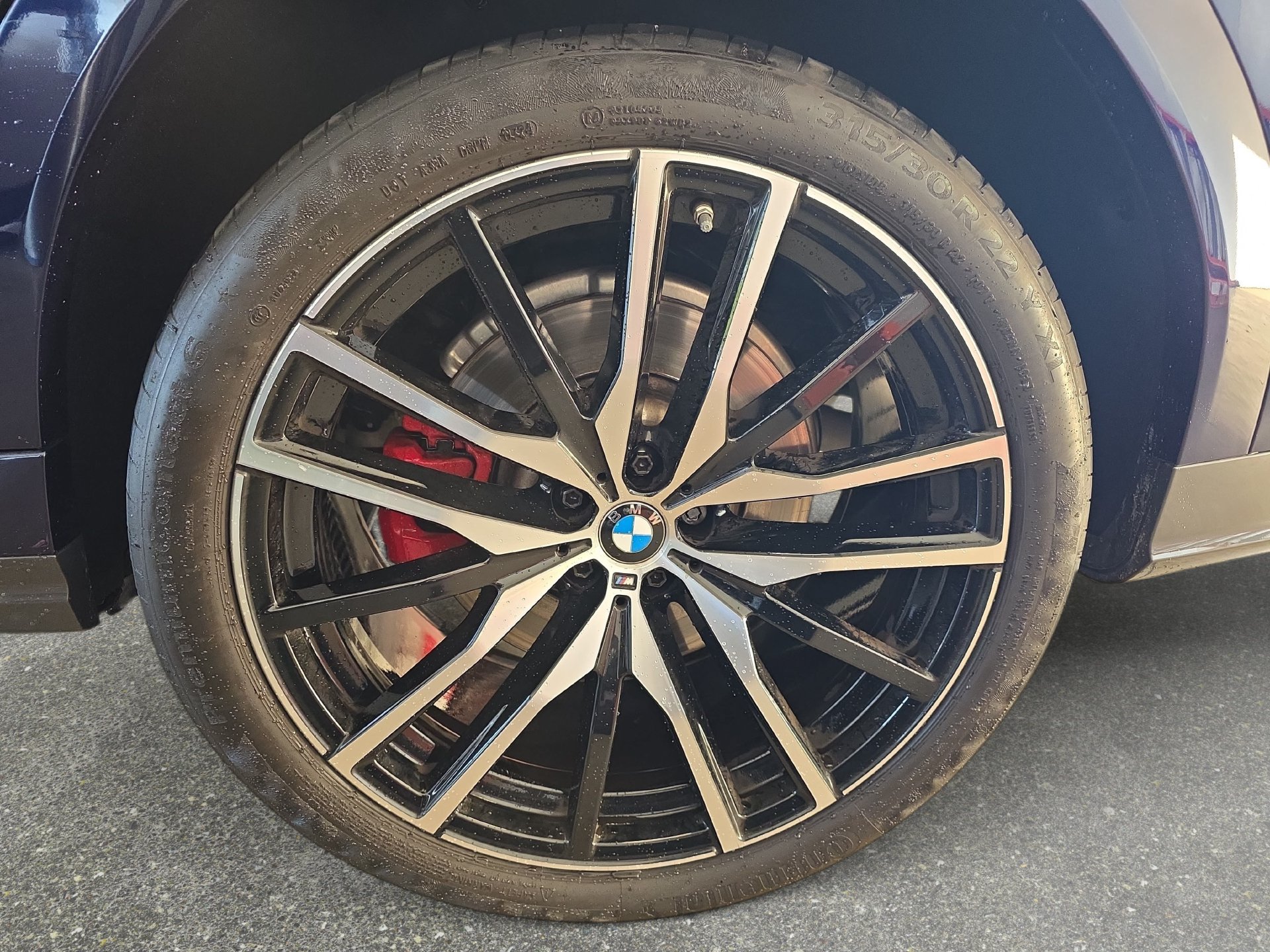 Used 2022 BMW X6 M50i w/ Executive Package AWD/4WD image 32