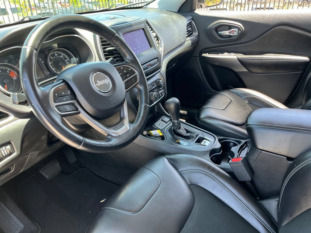 Used 2019 Jeep Cherokee Latitude Plus FWD image 20
