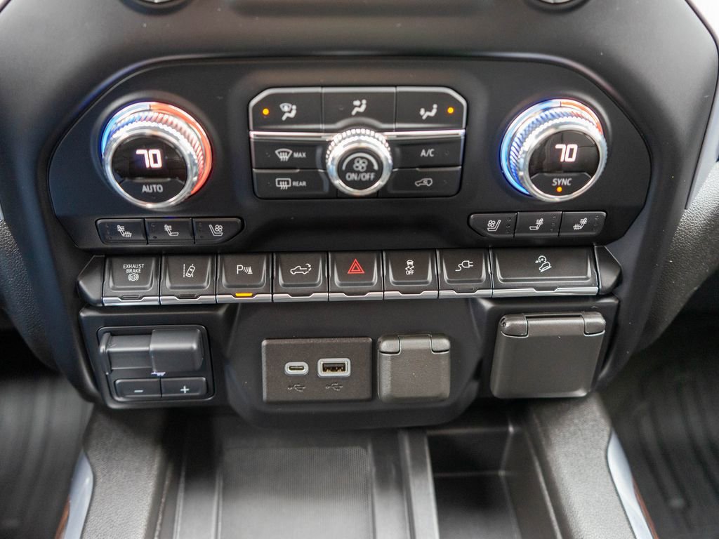 Used 2021 GMC Sierra 3500 SLT w/ SLT Premium Package image 28